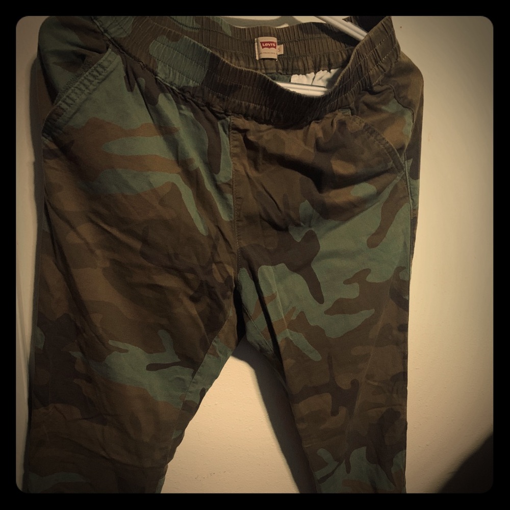 Vintage Levi Camo pants